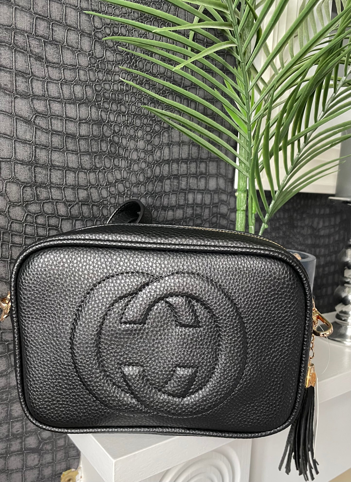 CC CROSS BODY BLACK BAG