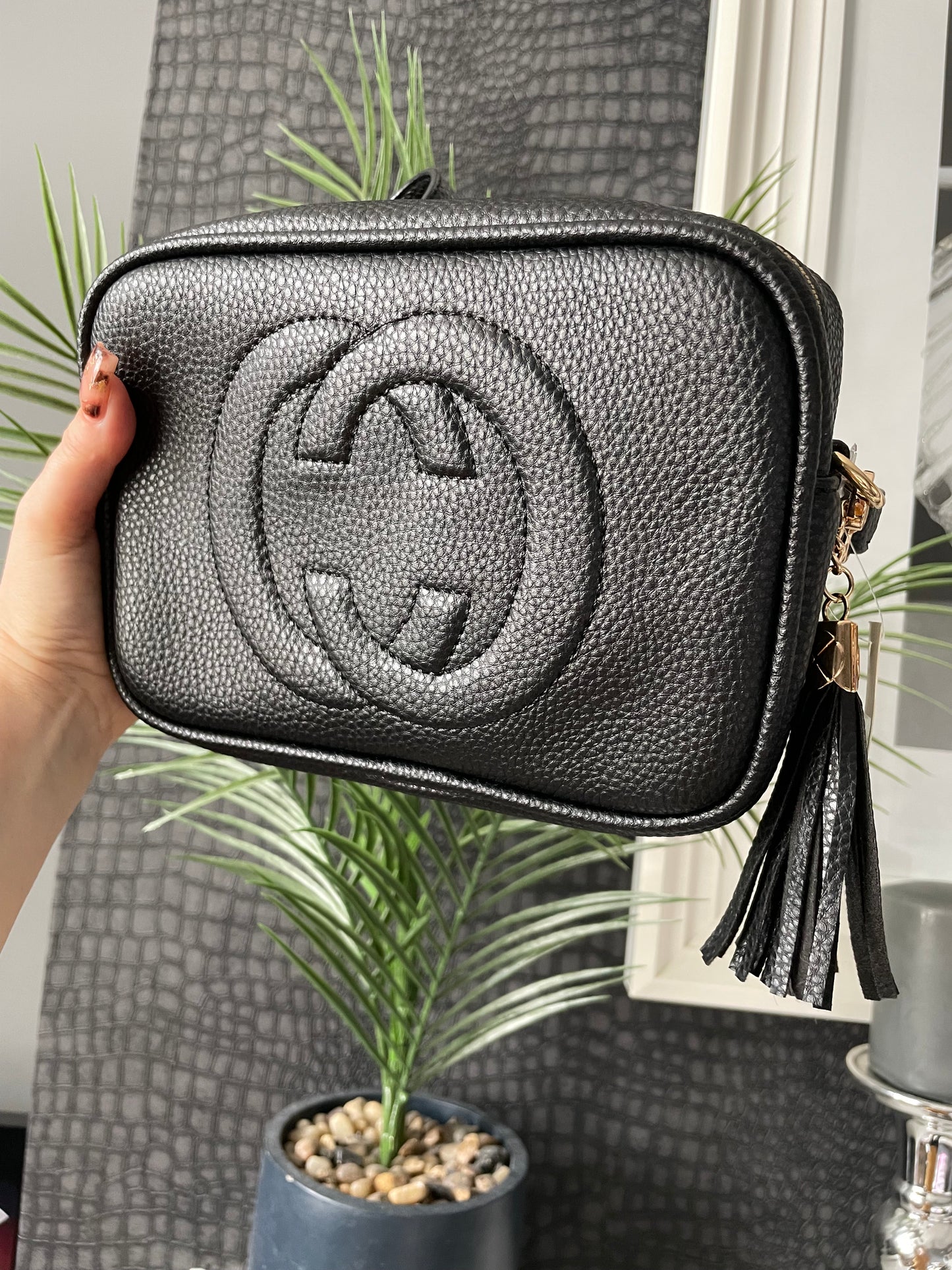 CC CROSS BODY BLACK BAG