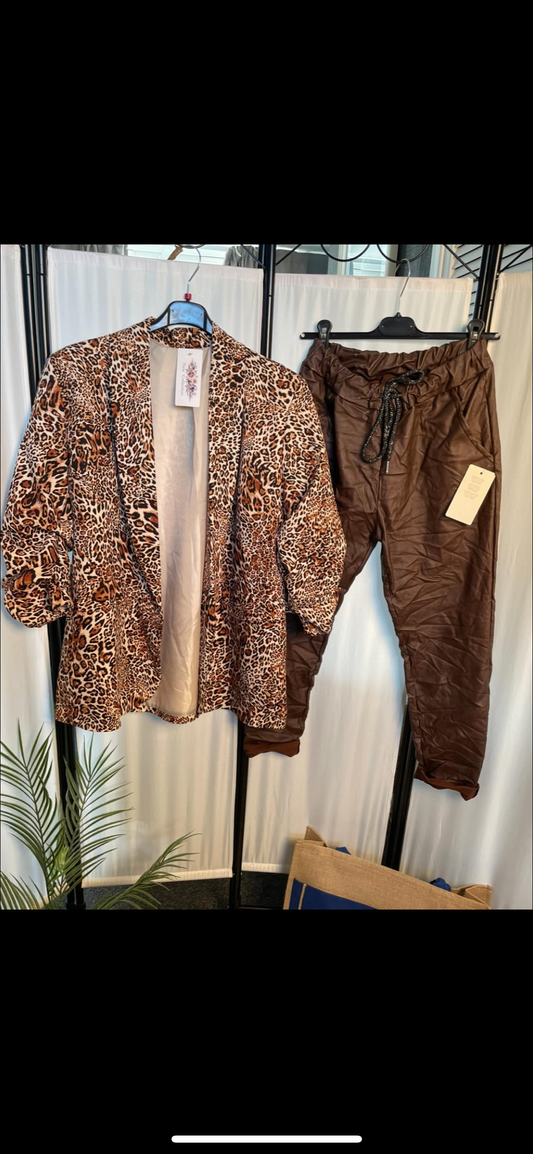 RUCHED SLEEVE LEOPARD BLAZER