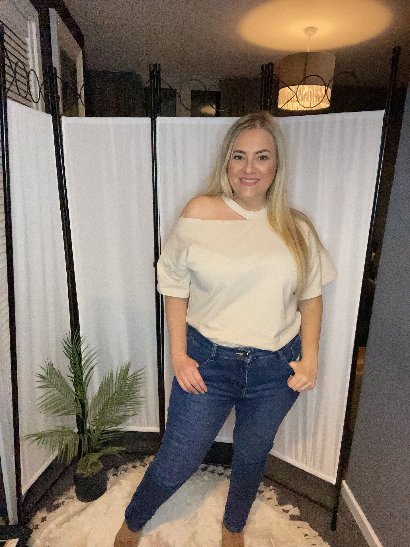 THE COLD SHOULDER TOP - LIGHT BEIGE