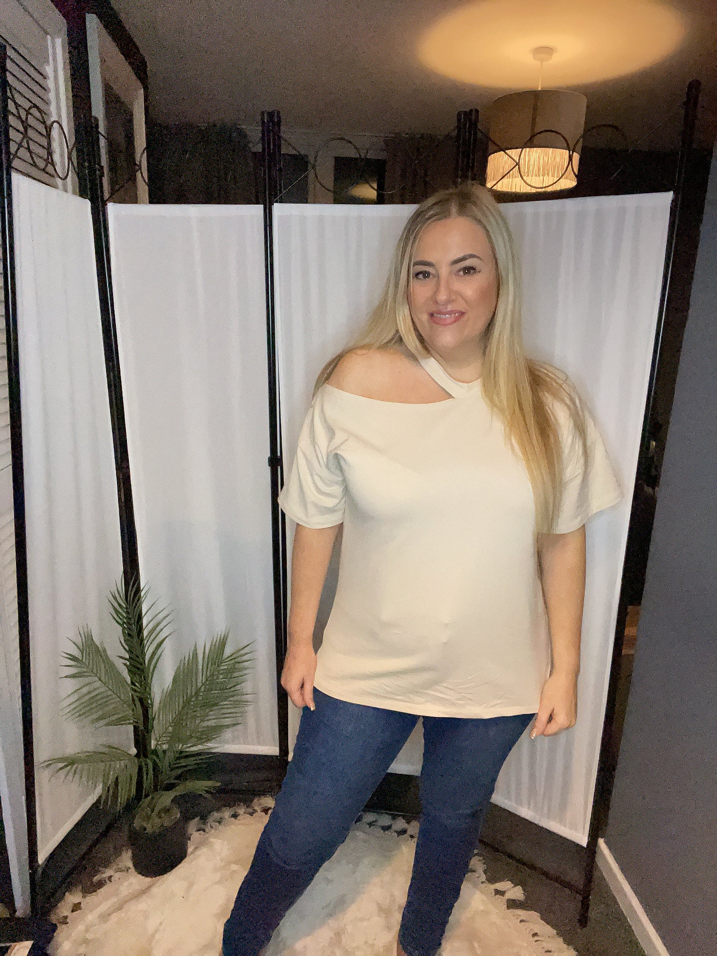 THE COLD SHOULDER TOP - LIGHT BEIGE